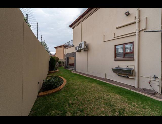 3 BEDROOM TOWNHOUSE SOLD IN MULBARTON